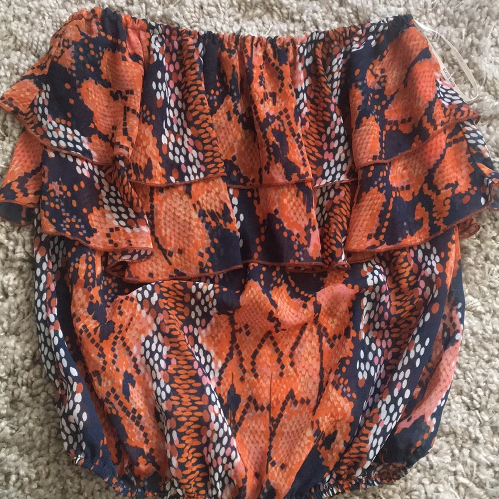 Strapless, bubble crop top